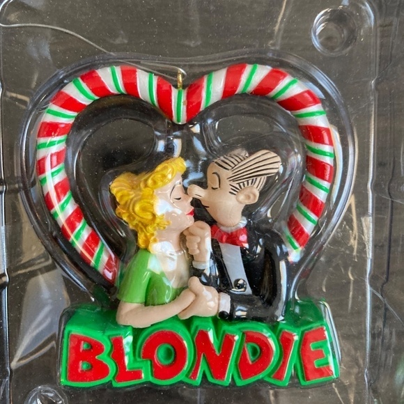 CARLTON Vintage 1999 Comic Blondie "Smooch" Hanging Ornament - Picture 7 of 7
